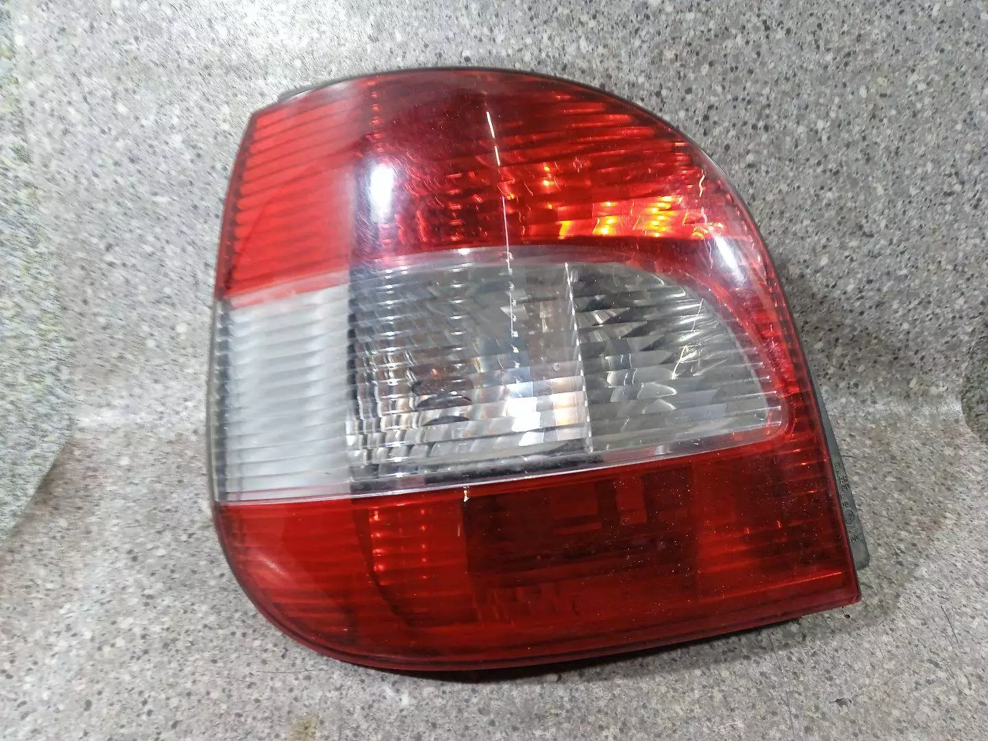 Фонарь задний левый к Renault Scenic 2001