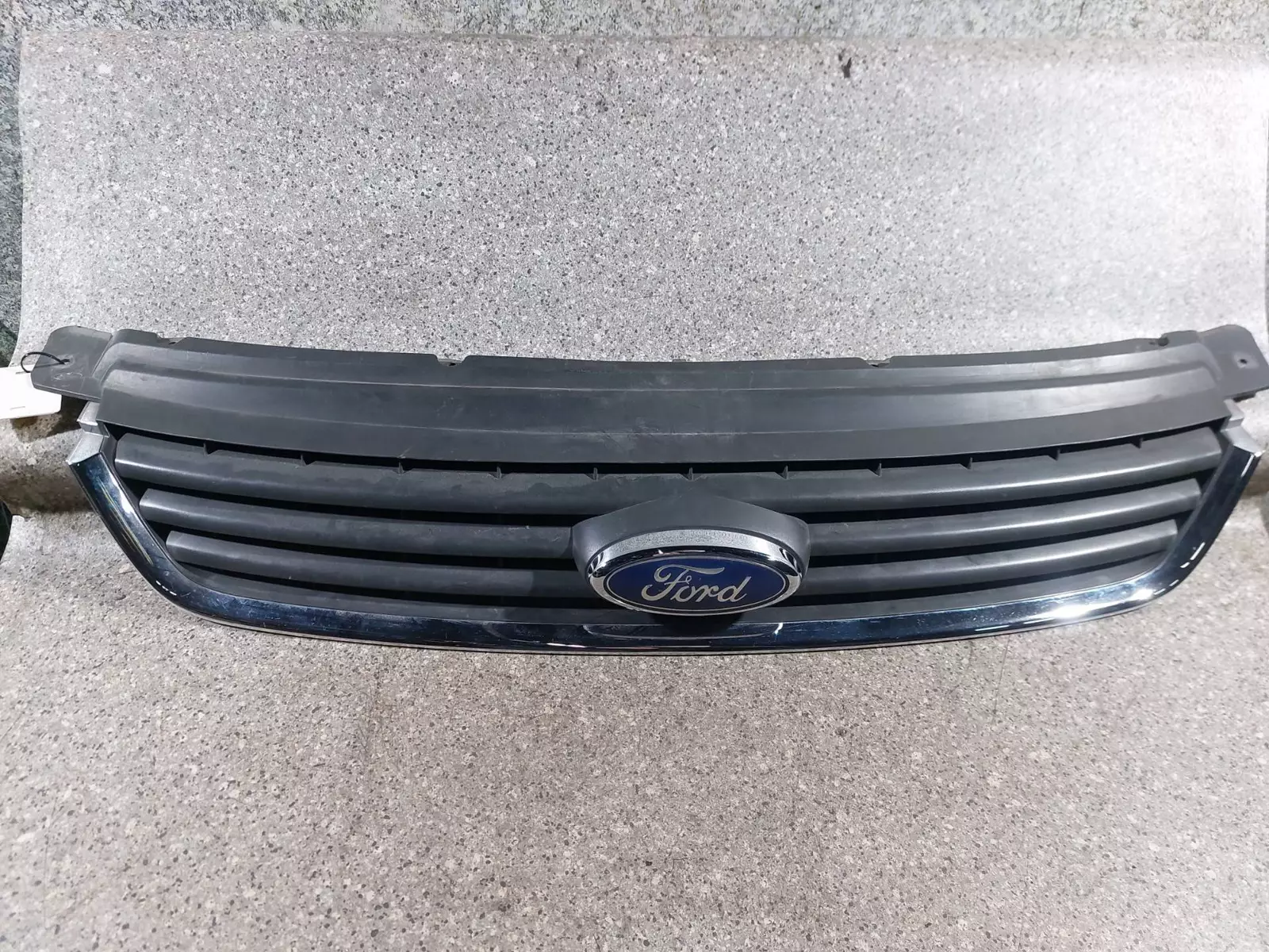 Решетка радиатора к Ford Kuga 2011