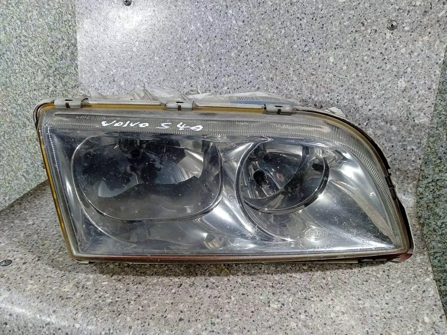 Фара правая к Volvo S40 2002