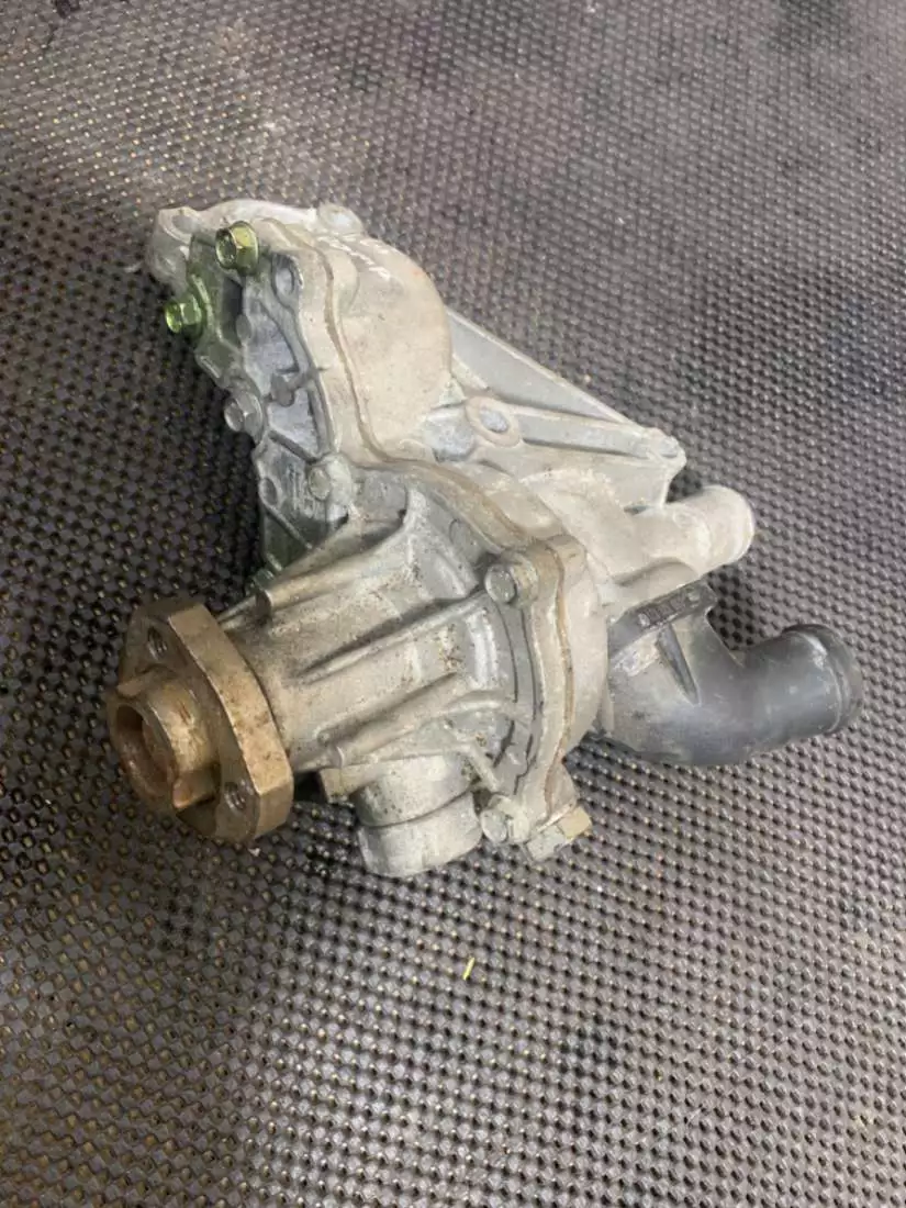 Помпа к Audi A4 1999