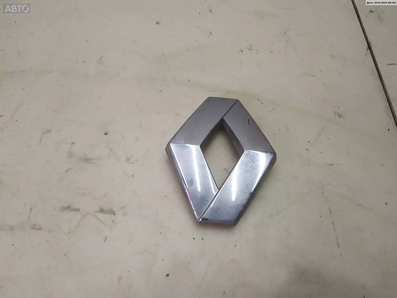 Эмблема к Renault Modus 2005
