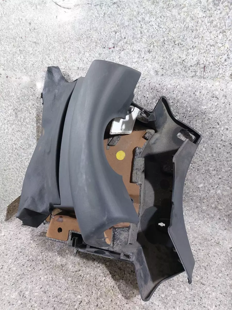 Кожух рулевой колонки к Renault Clio 2007