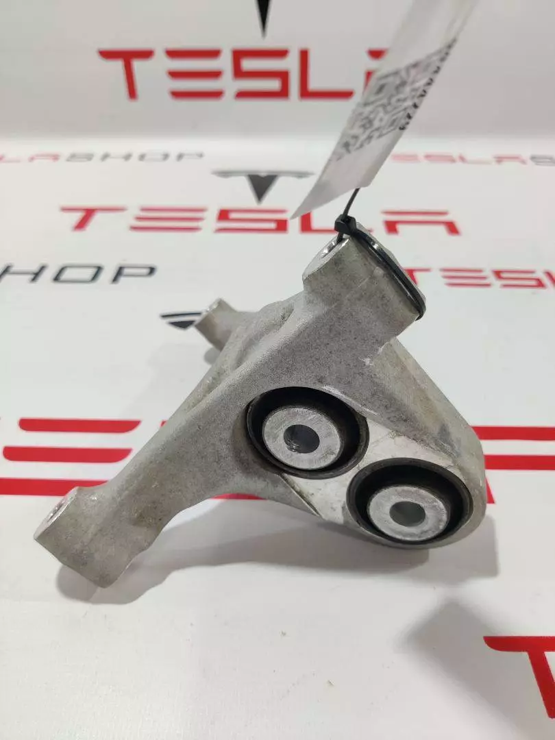 Кронштейн двигателя к Tesla Model X 2018