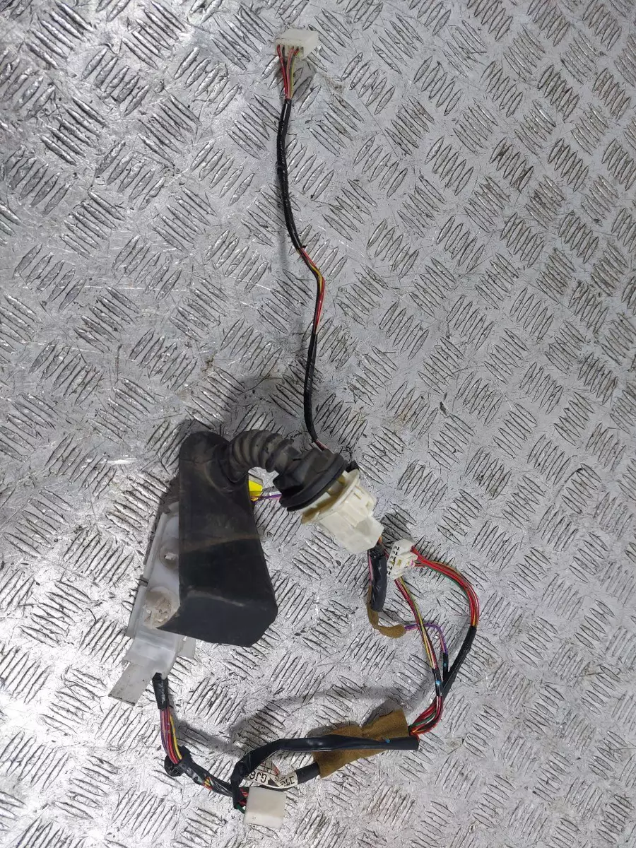 Проводка двери задней левой к Mazda 6 2004