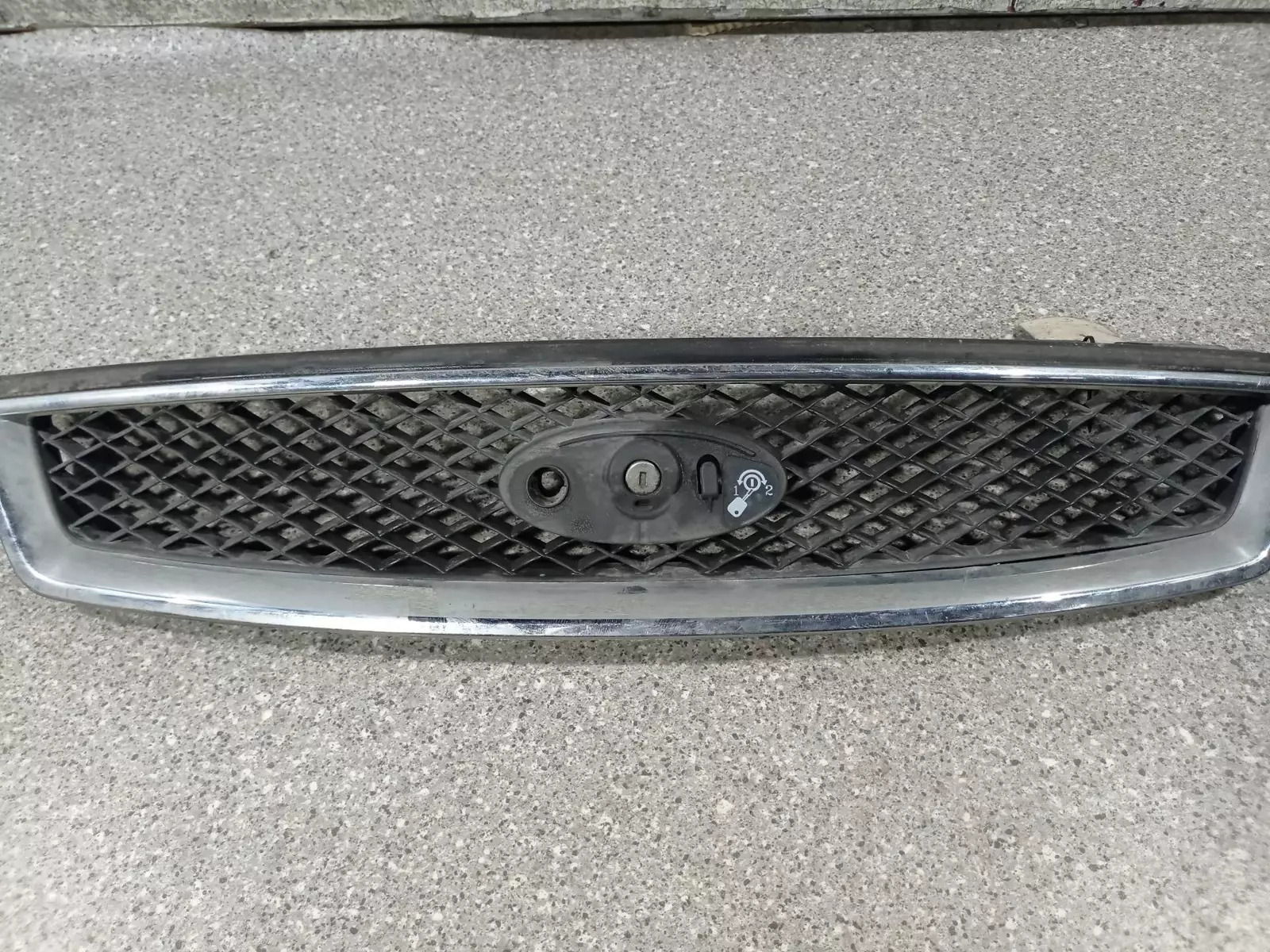 Решетка радиатора к Ford Focus 2006