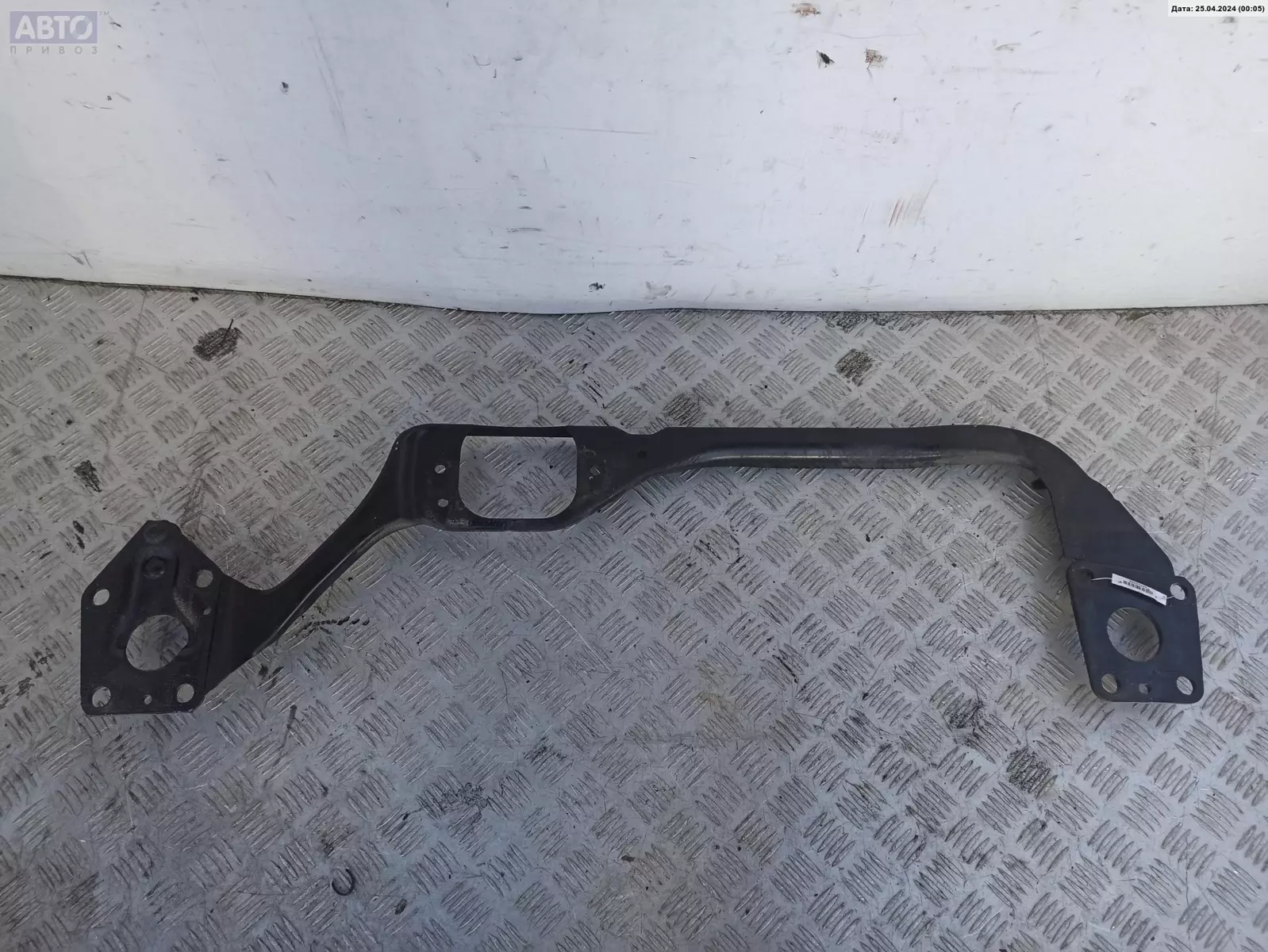 Балка под радиатор к Audi A4 1996