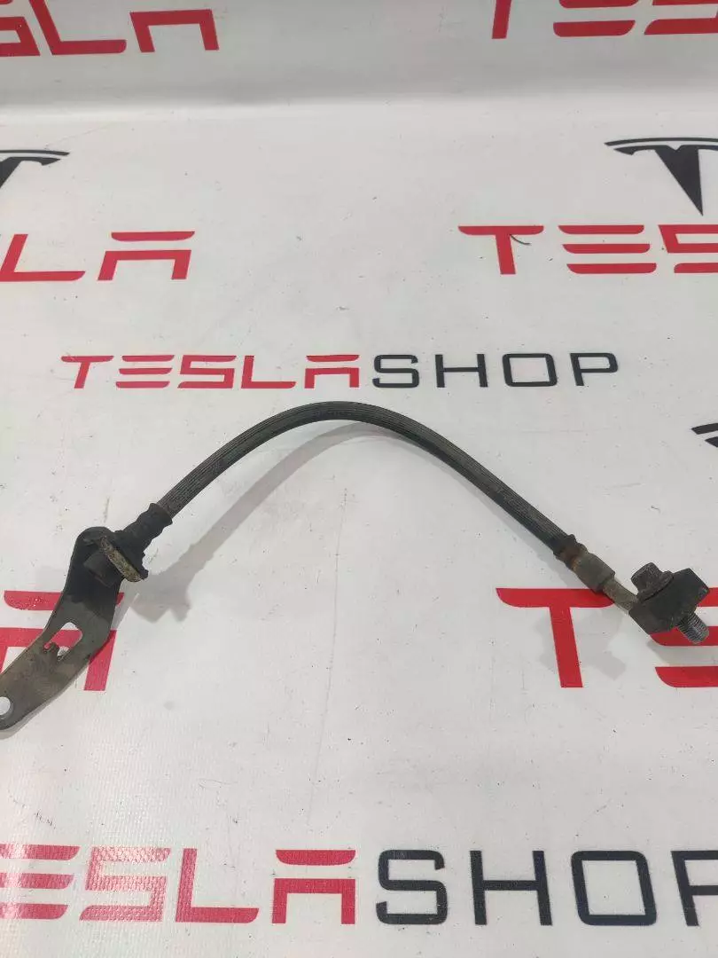 Шланг тормозной к Tesla Model S 2014