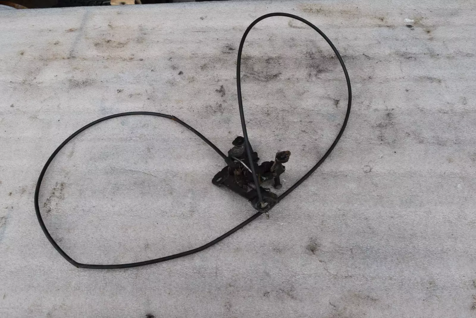 Замок капота к Audi A4 1998