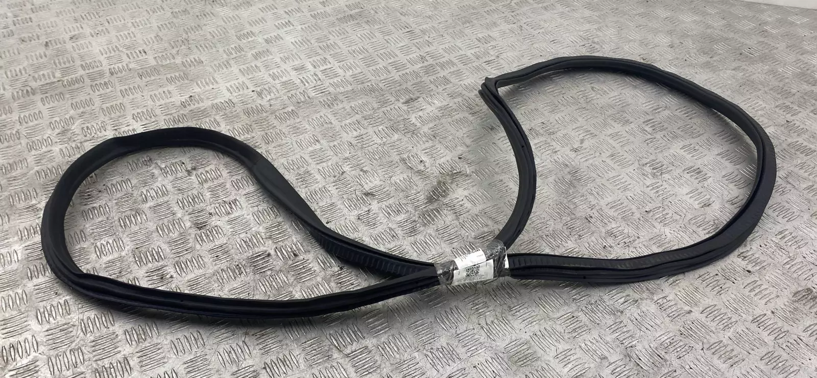 Уплотнитель к BMW  2019