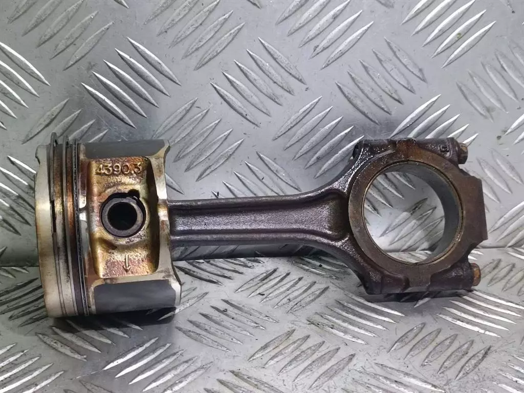 Поршень к Lancia Lybra 1999