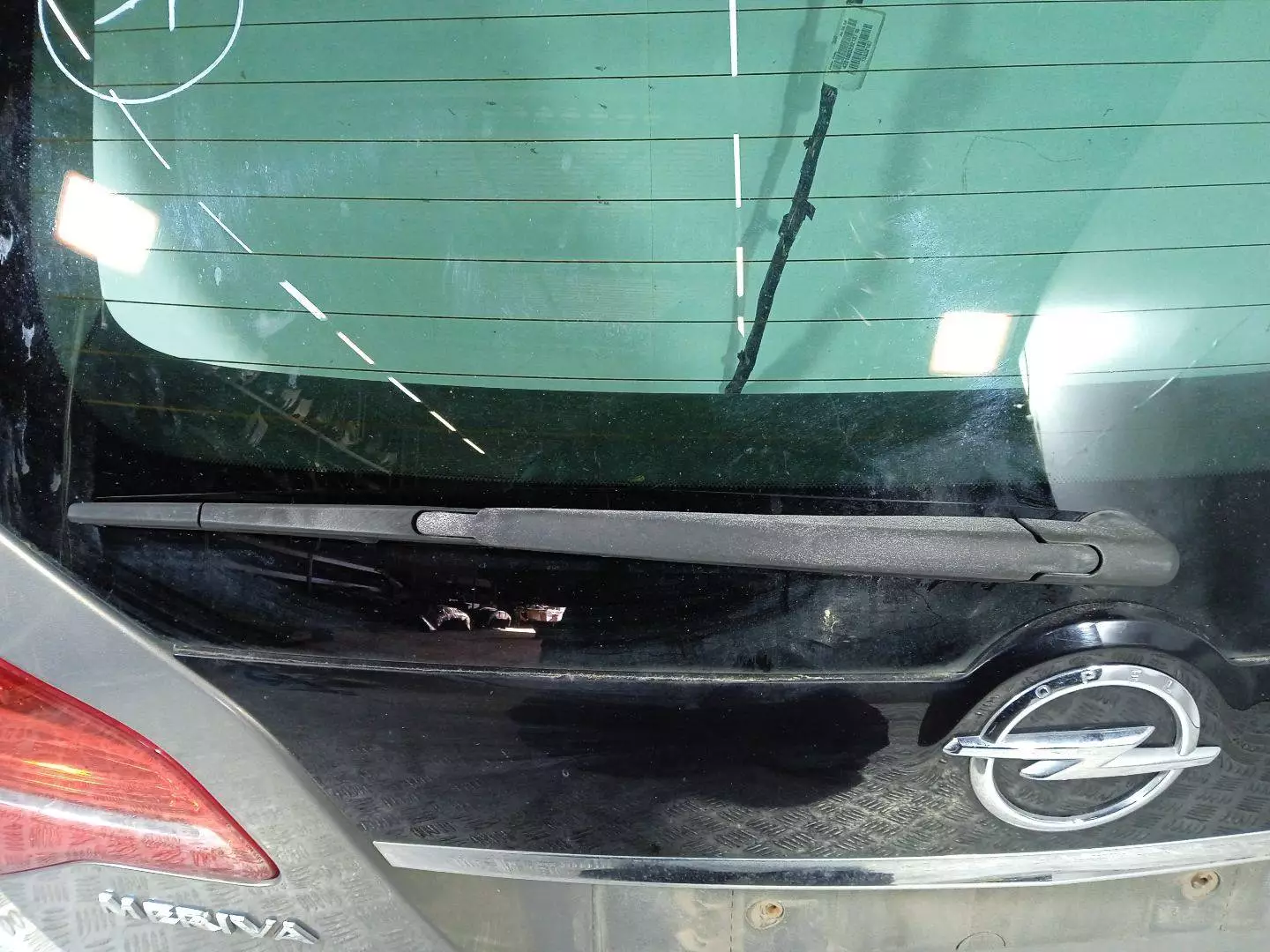 Щеткодержатель задний к Opel Meriva 2012
