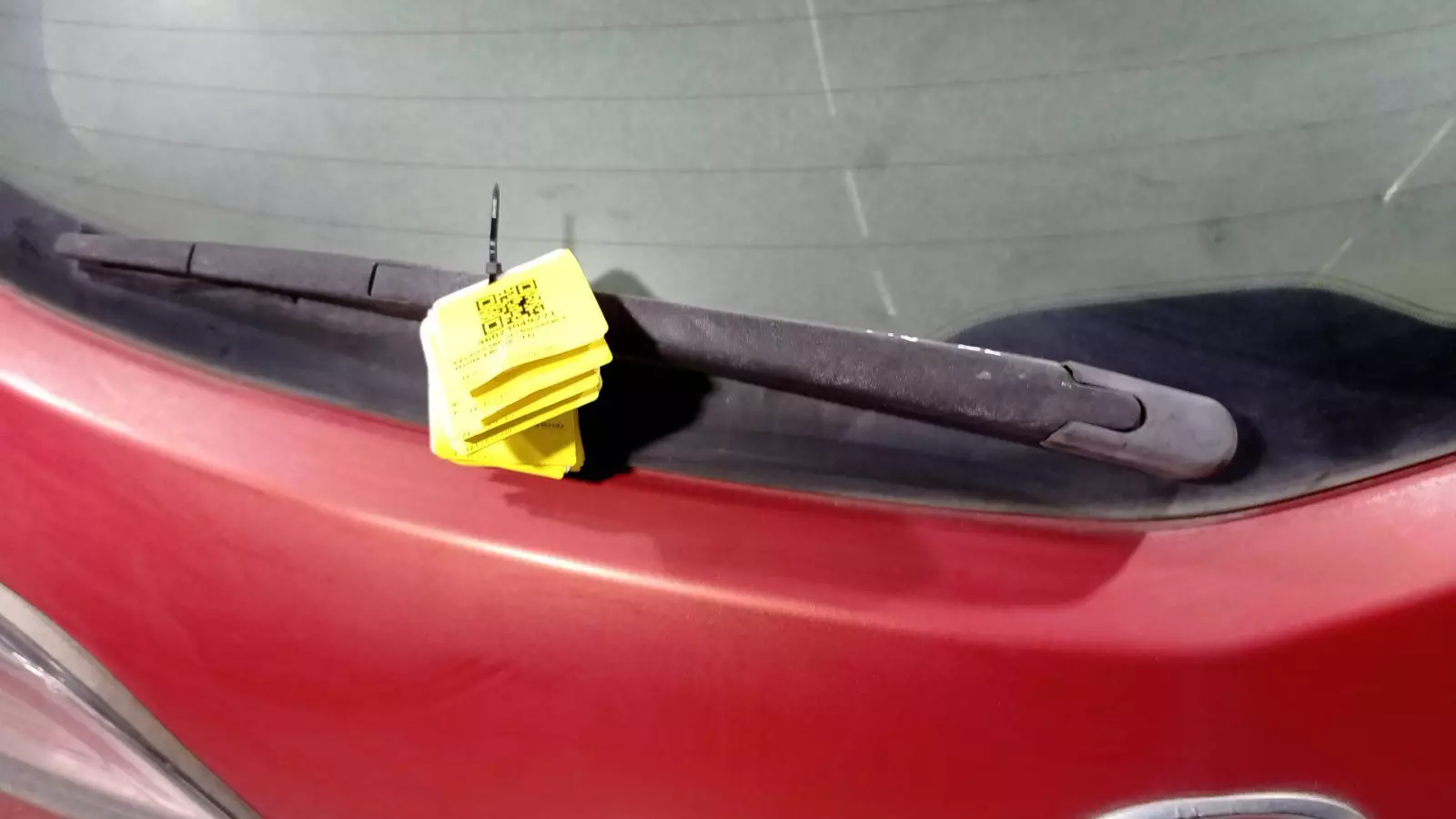 Щеткодержатель задний к Mazda 3 2010