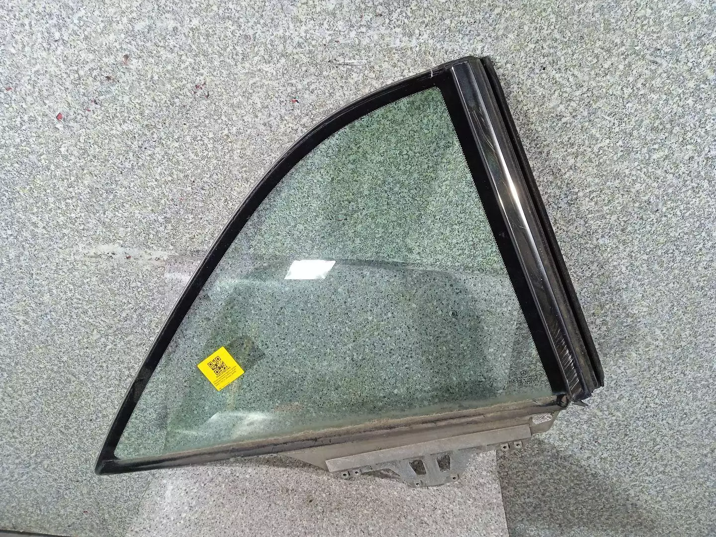 Стекло кузовное боковое правое  к Mercedes-Benz CL-klasse 1995