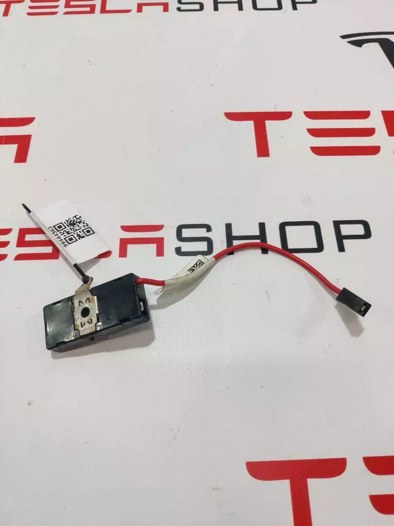 Антенна  к Tesla Model X 2018