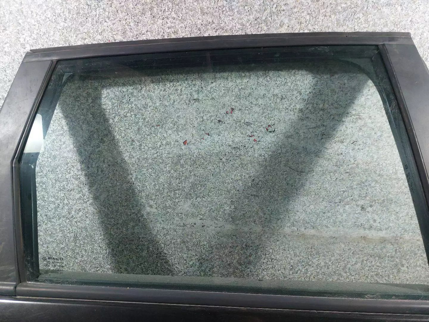 Стекло двери задней правой к Renault Scenic 2011