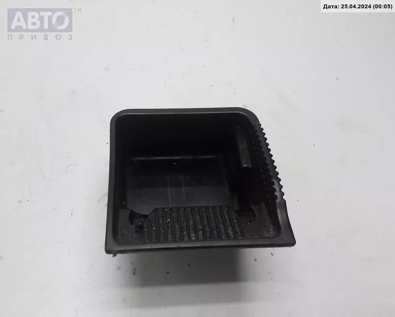 Пепельница к Volkswagen Golf 1998