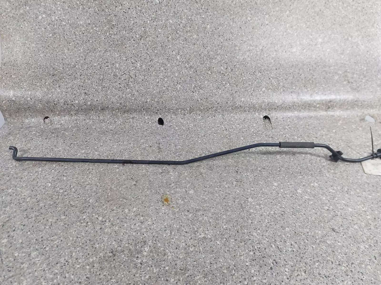 Держатель капота к Mazda 6 2014