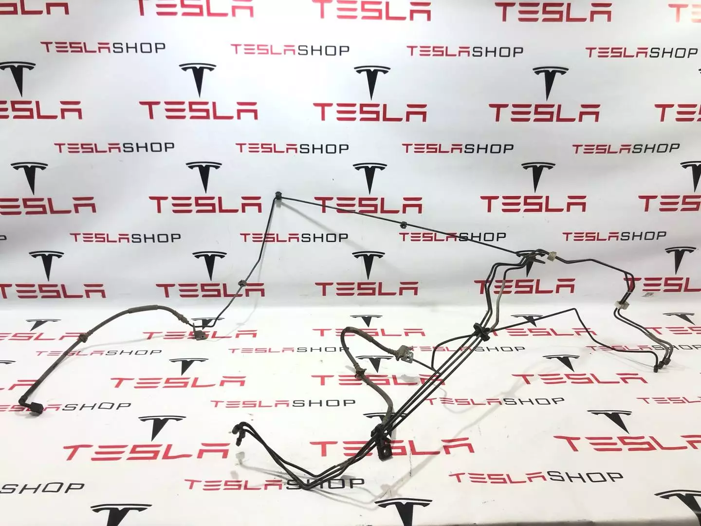 Шланг тормозной к Tesla Model S 2014
