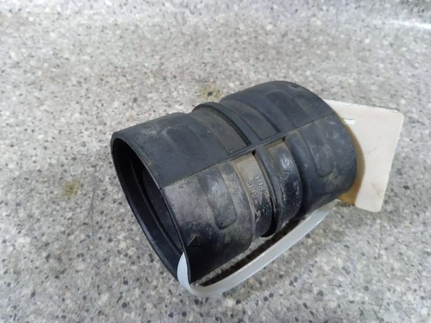 Патрубок к Renault Scenic 2011
