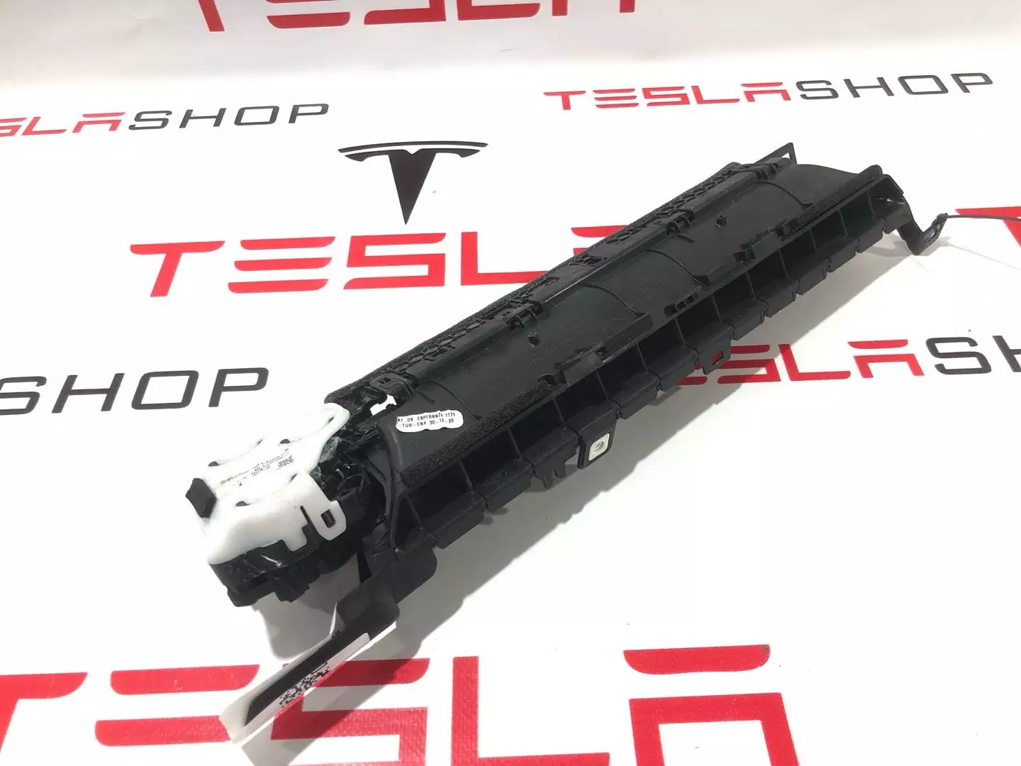 Воздуховод к Tesla Model Y 2021
