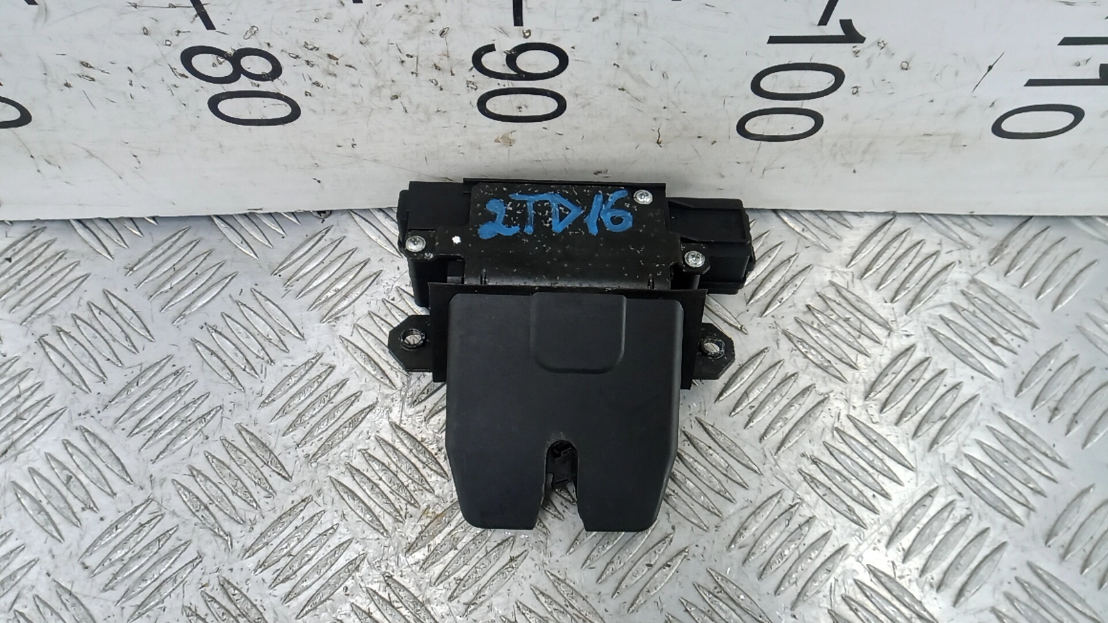 Замок двери к Ford Focus 2005