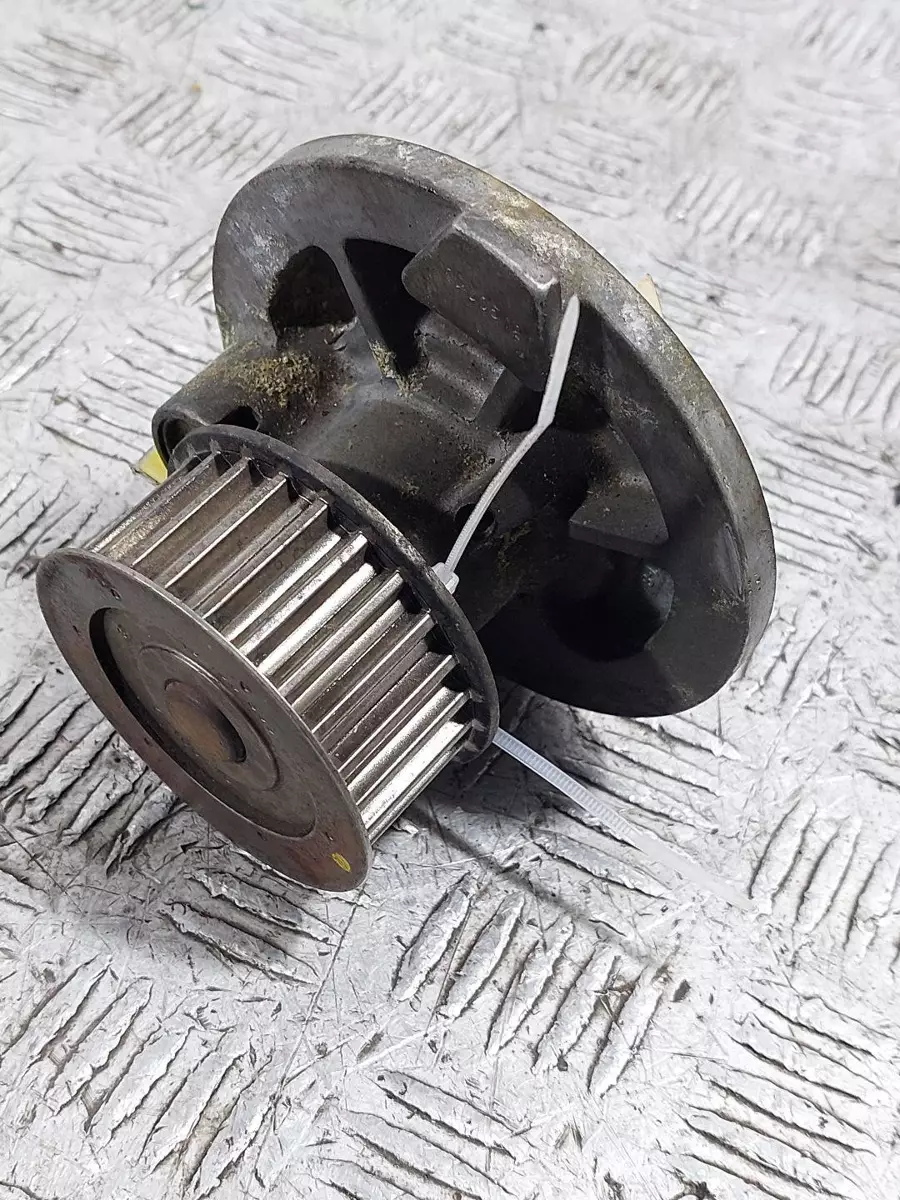 Помпа к Opel Astra 2004