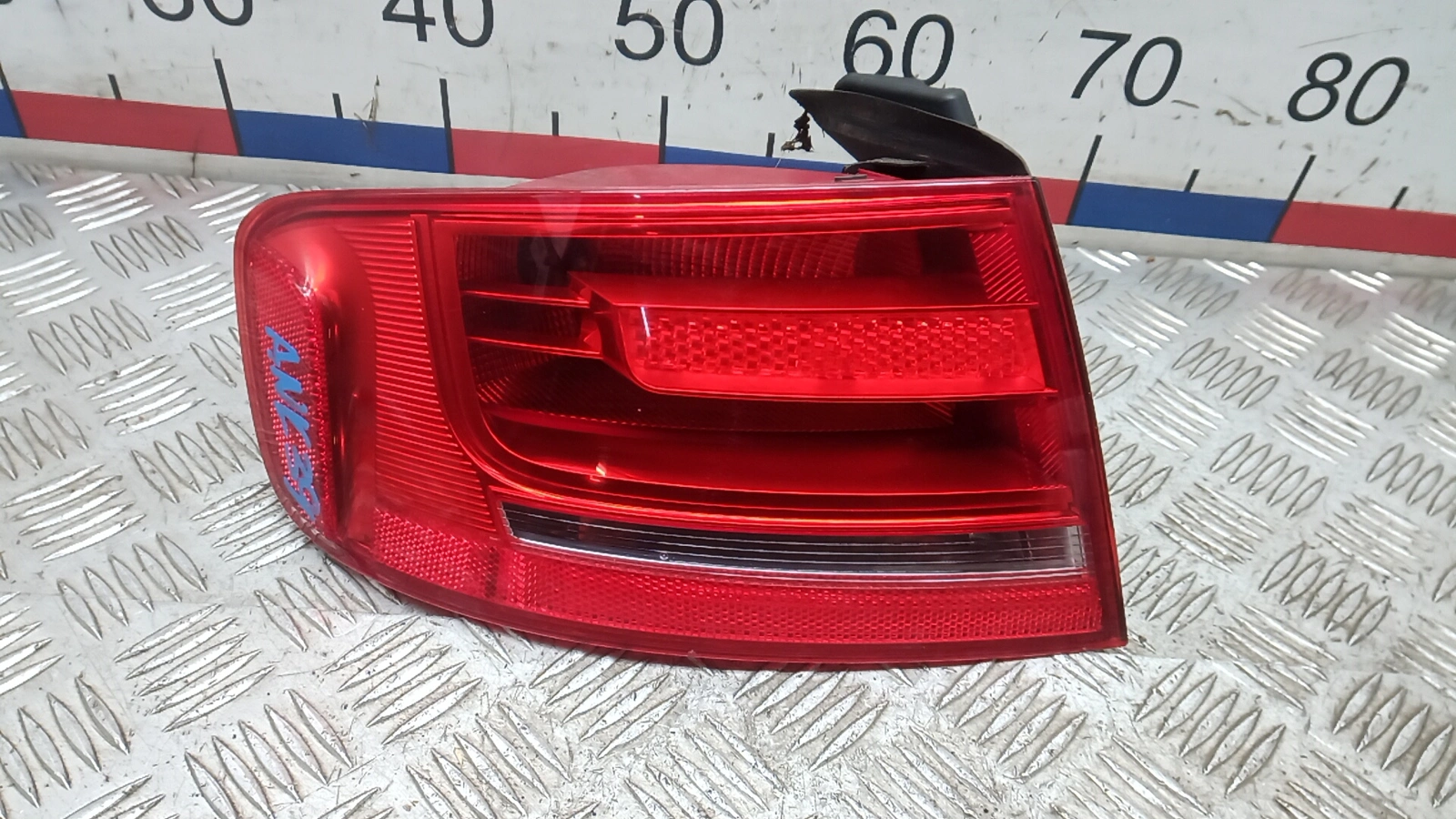 Фонарь задний левый к Audi A4 2009