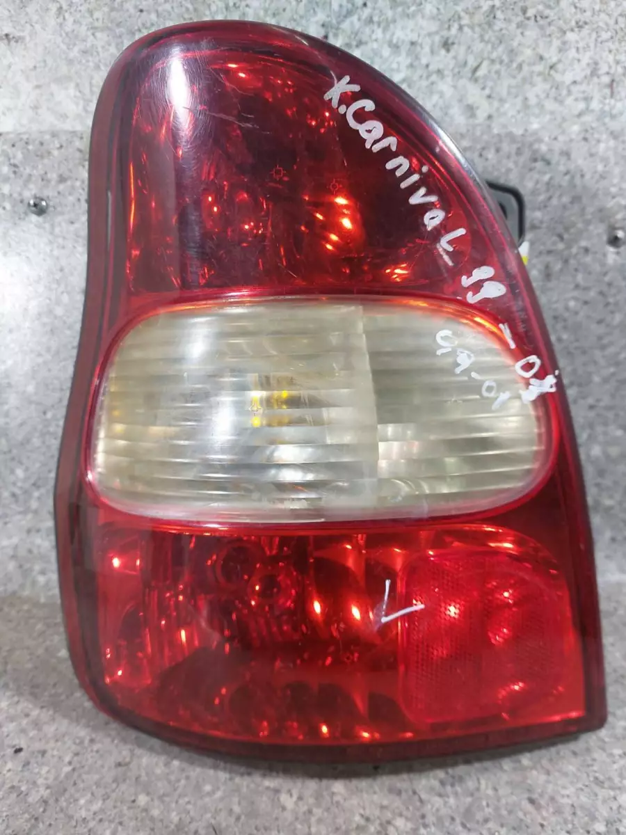 Фонарь задний левый к Kia Carnival 2001