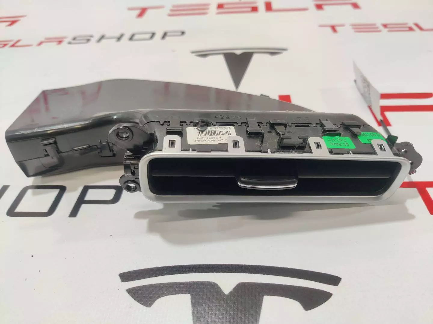 Воздуховод к Tesla Model X 2018