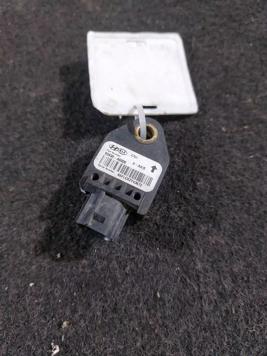Датчик удара к Kia Ceed 2014