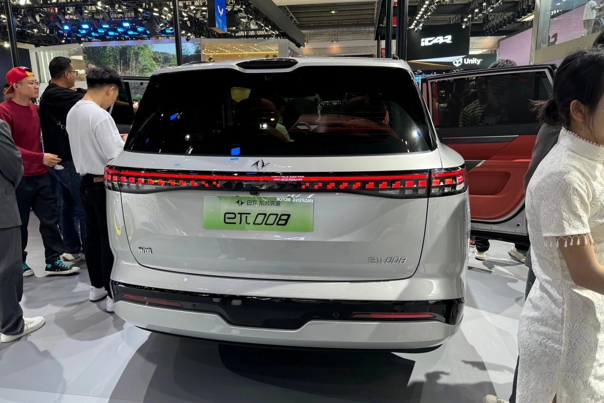 В Пекине открылся автосалон