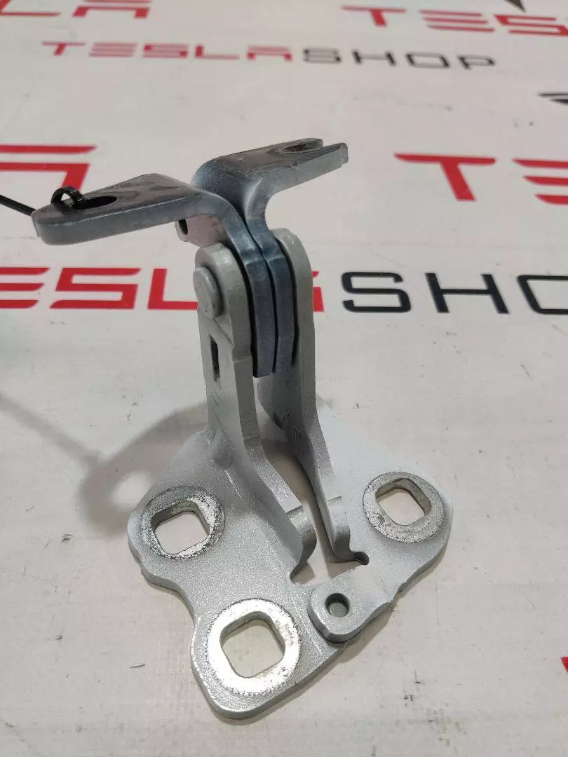 Петля двери к Tesla Model 3 2019