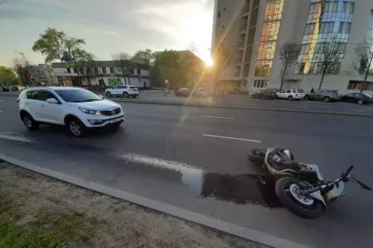 Авария мотоциклиста в Минске попала в объектив регистратора
