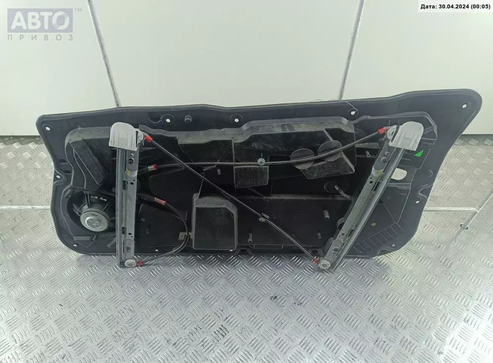 Стеклоподъемник задний левый к Ford Fiesta 2010