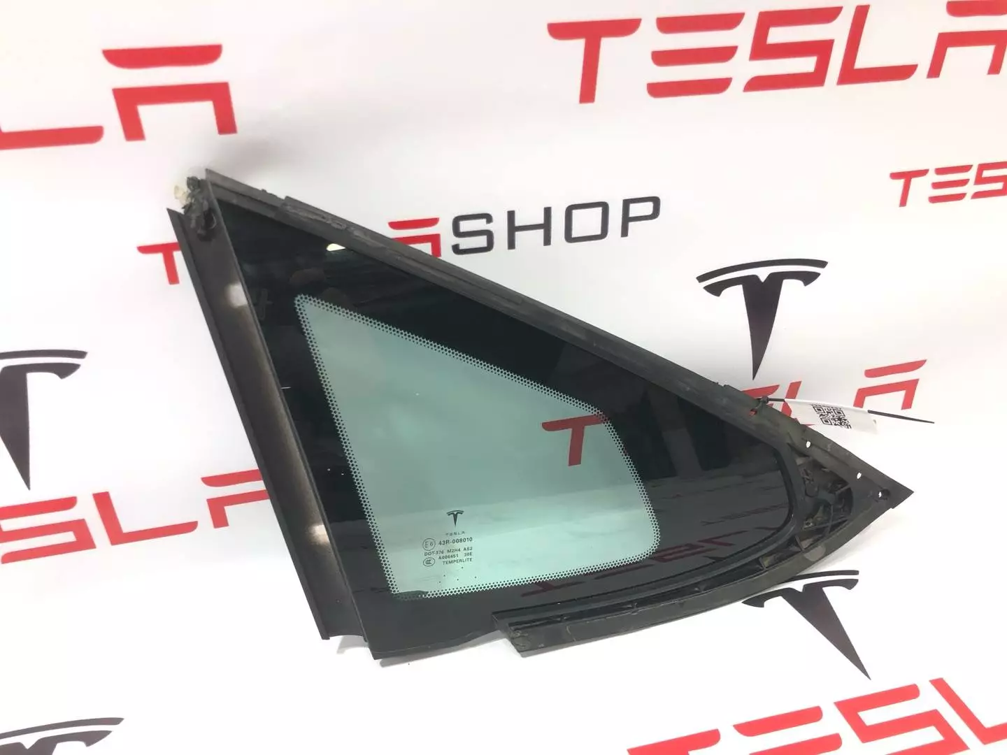 Стекло заднее к Tesla Model S 2014