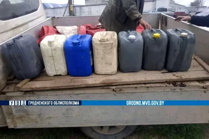 Перевозившие канистры с окрашенным топливом водители задержаны под Волковыском и Шкловом
