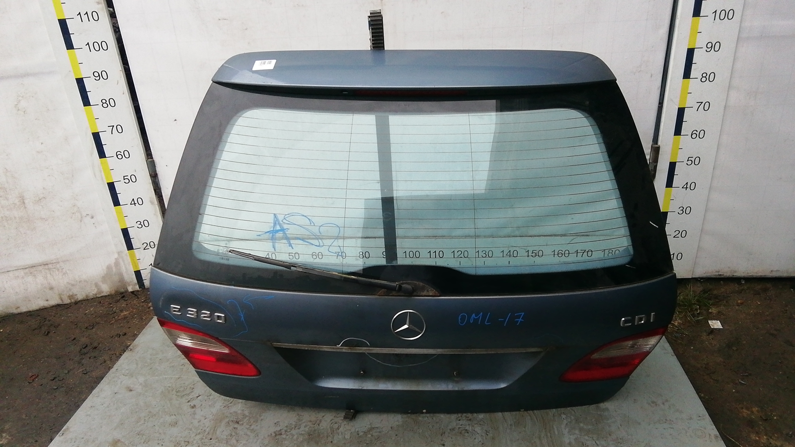 Стекло заднее к Mercedes-Benz E-klasse 2004