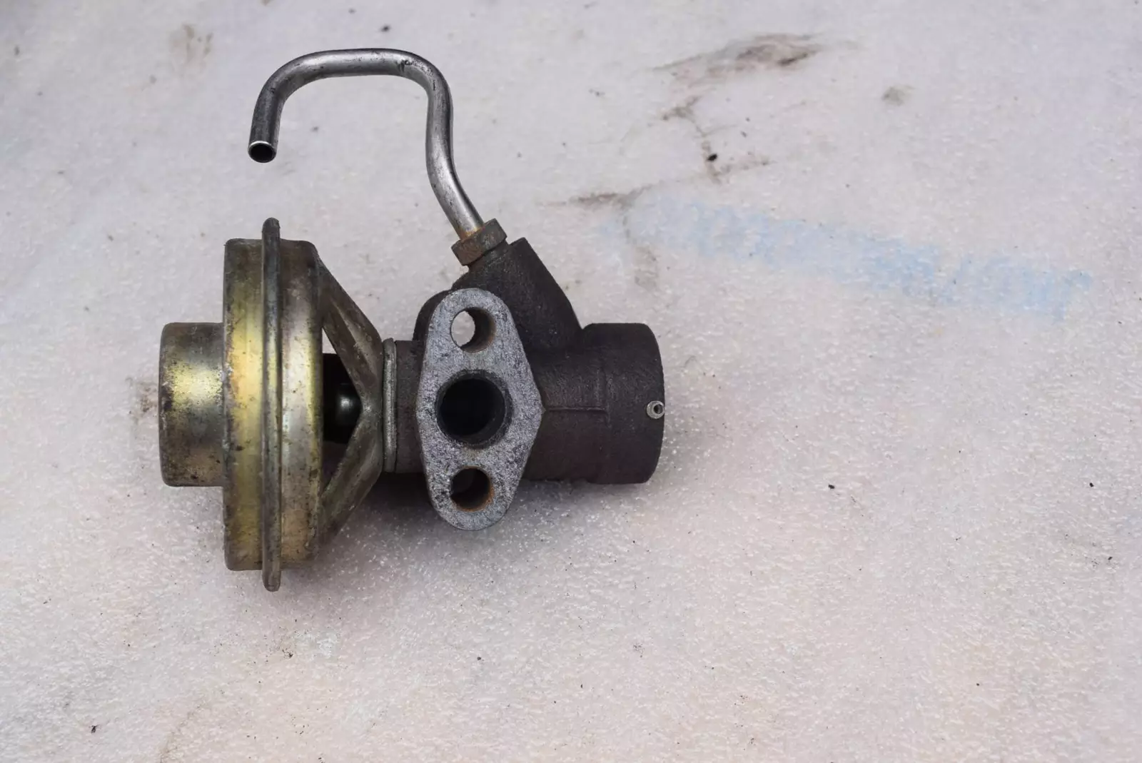 Клапан EGR к Nissan Serena 1996