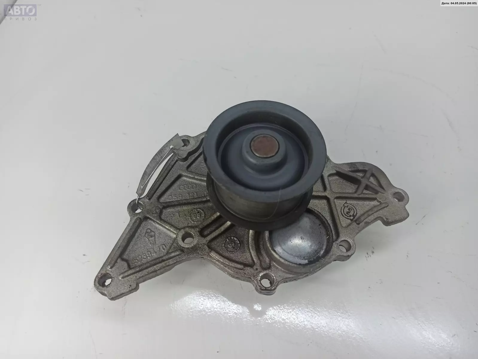 Помпа к Audi A4 2001