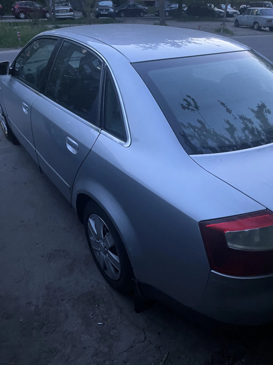 Audi A4 II (B6), 2001