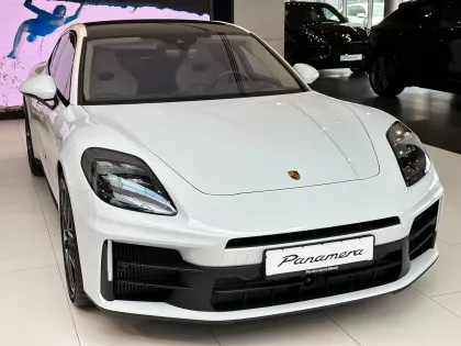 Дилер представил обновленную Porsche Panamera