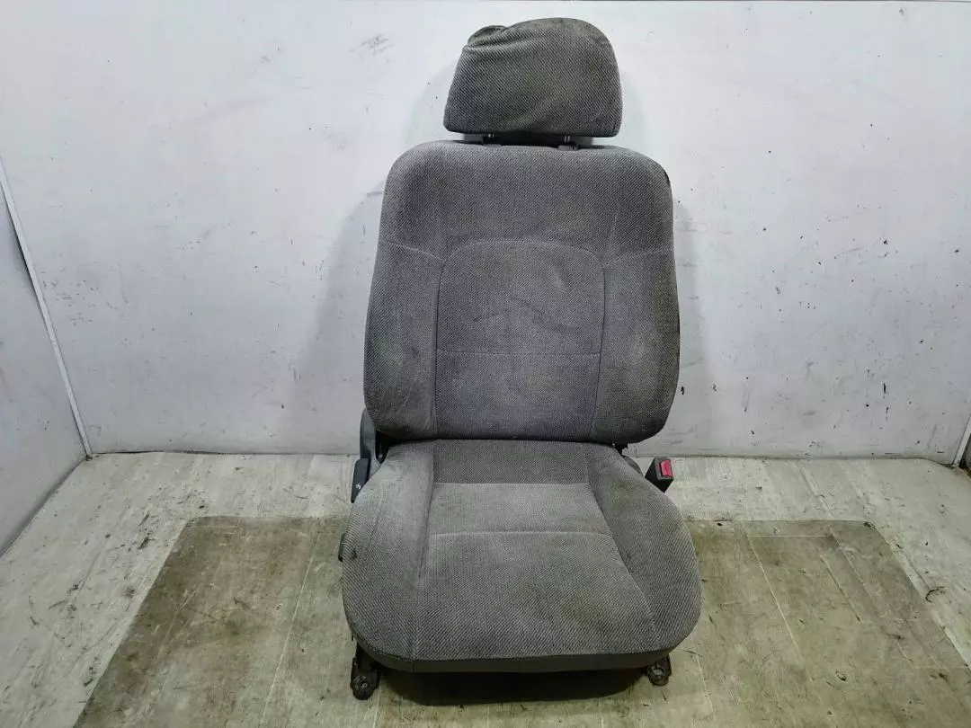 Сиденье переднее к Mitsubishi Lancer 1996