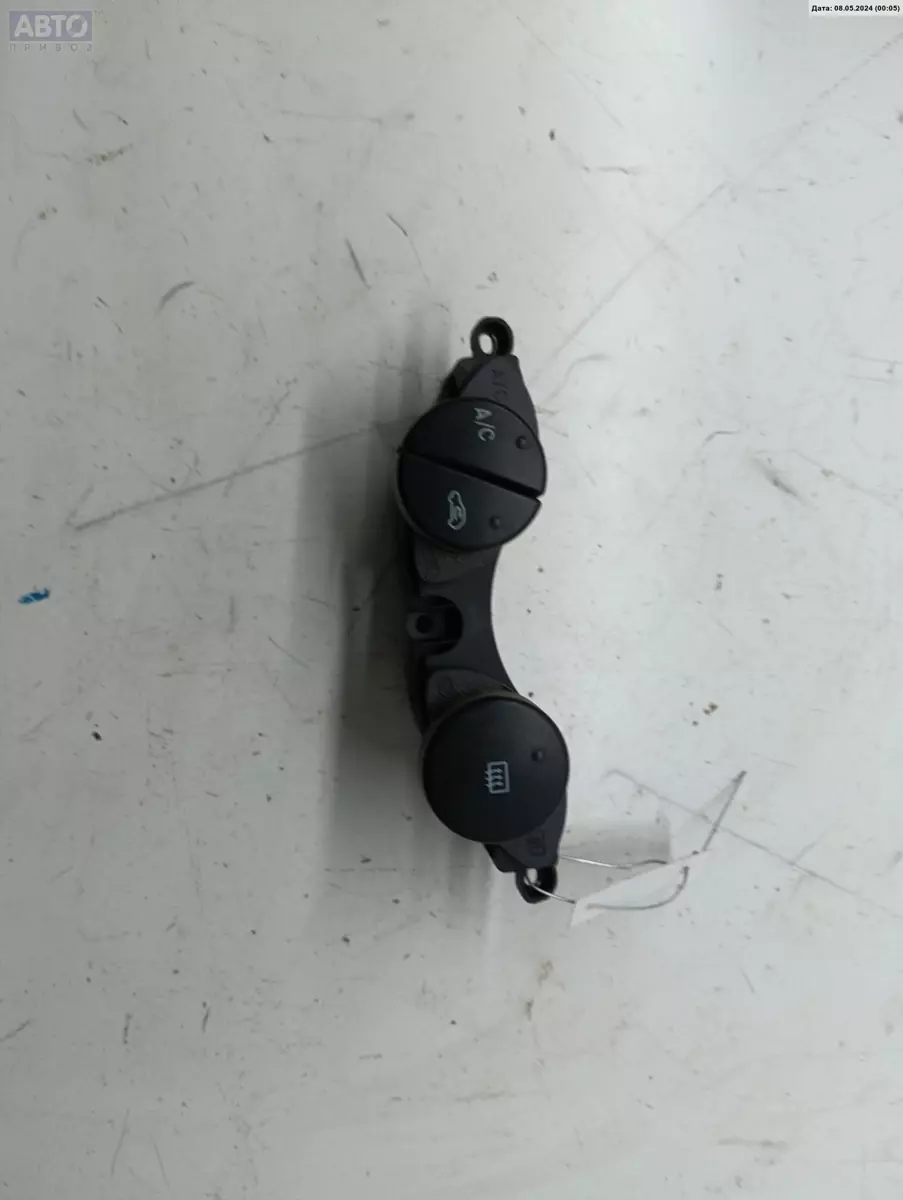 Кнопка  к Ford Transit Connect 2008