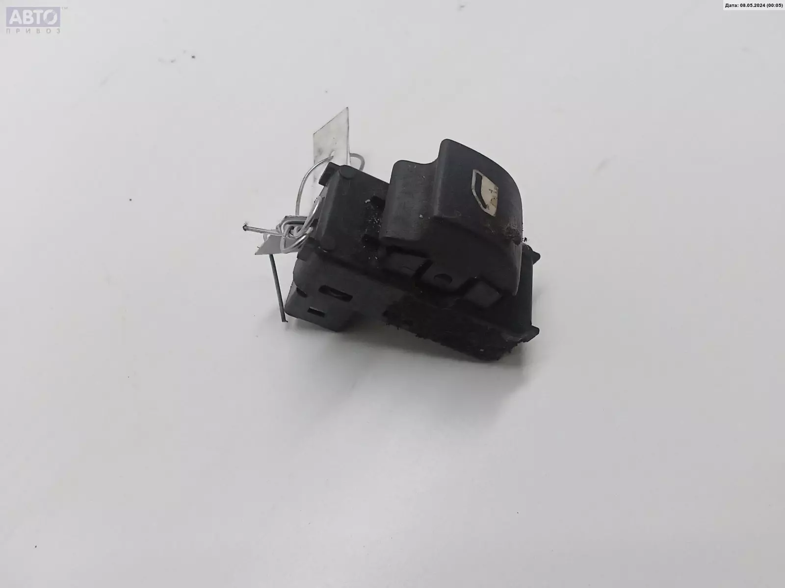 Кнопка стеклоподъемника к Citroen C3 2011