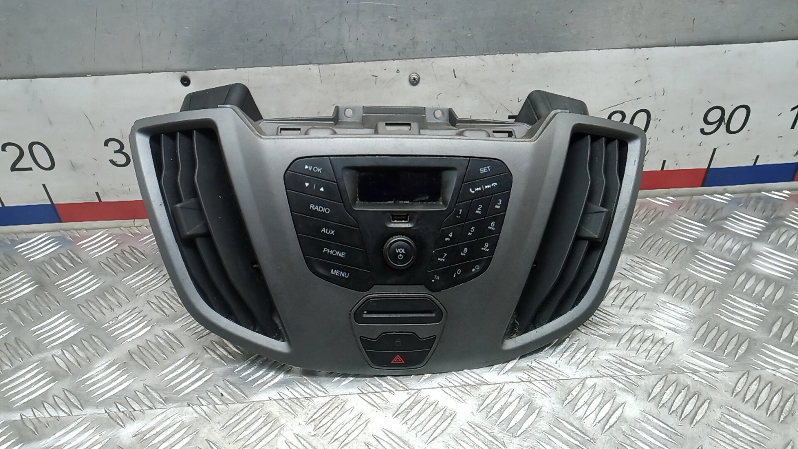 Блок мультимедиа к Ford Tourneo Connect 2014