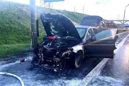 BMW без техосмотра сгорел на МКАД в Минске