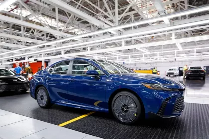 Только PHEV: В США стартовало производство Toyota Camry 2025 года