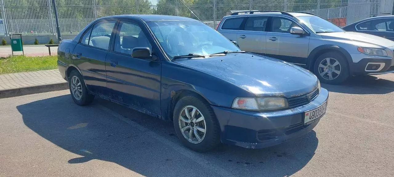 Mitsubishi Mirage V, 2001