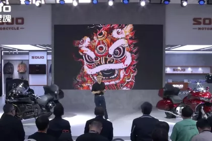 В Китае дебютировал мотоцикл Soul с горизонтальным 8-цилиндровым двигателем