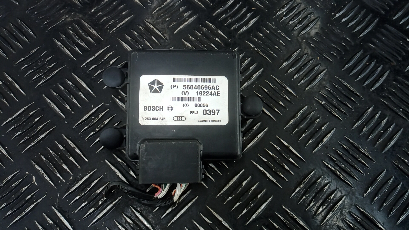 Парковочный ассистент к Dodge Nitro 2008